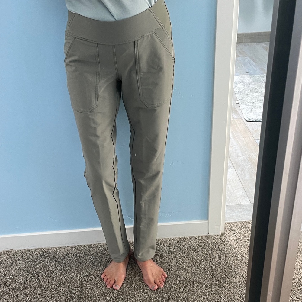 Slim Straight Pull-On hiking Pants in sage Green